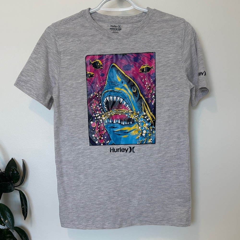 Hurley Gray Tee with Vibrant Shark Design